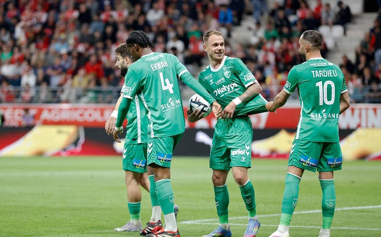 法甲10冠王圣埃蒂安不敌图卢兹，降级希望蒙尘